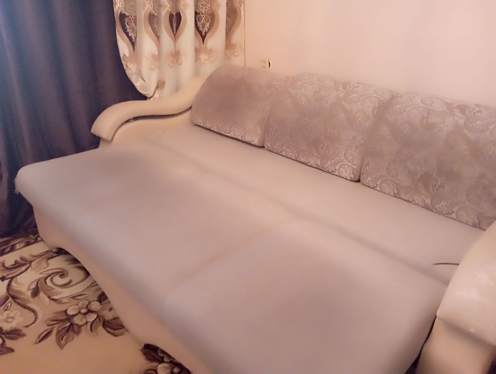 Продам диван, можно с двумя кресло-кроватями,с одним креслом
