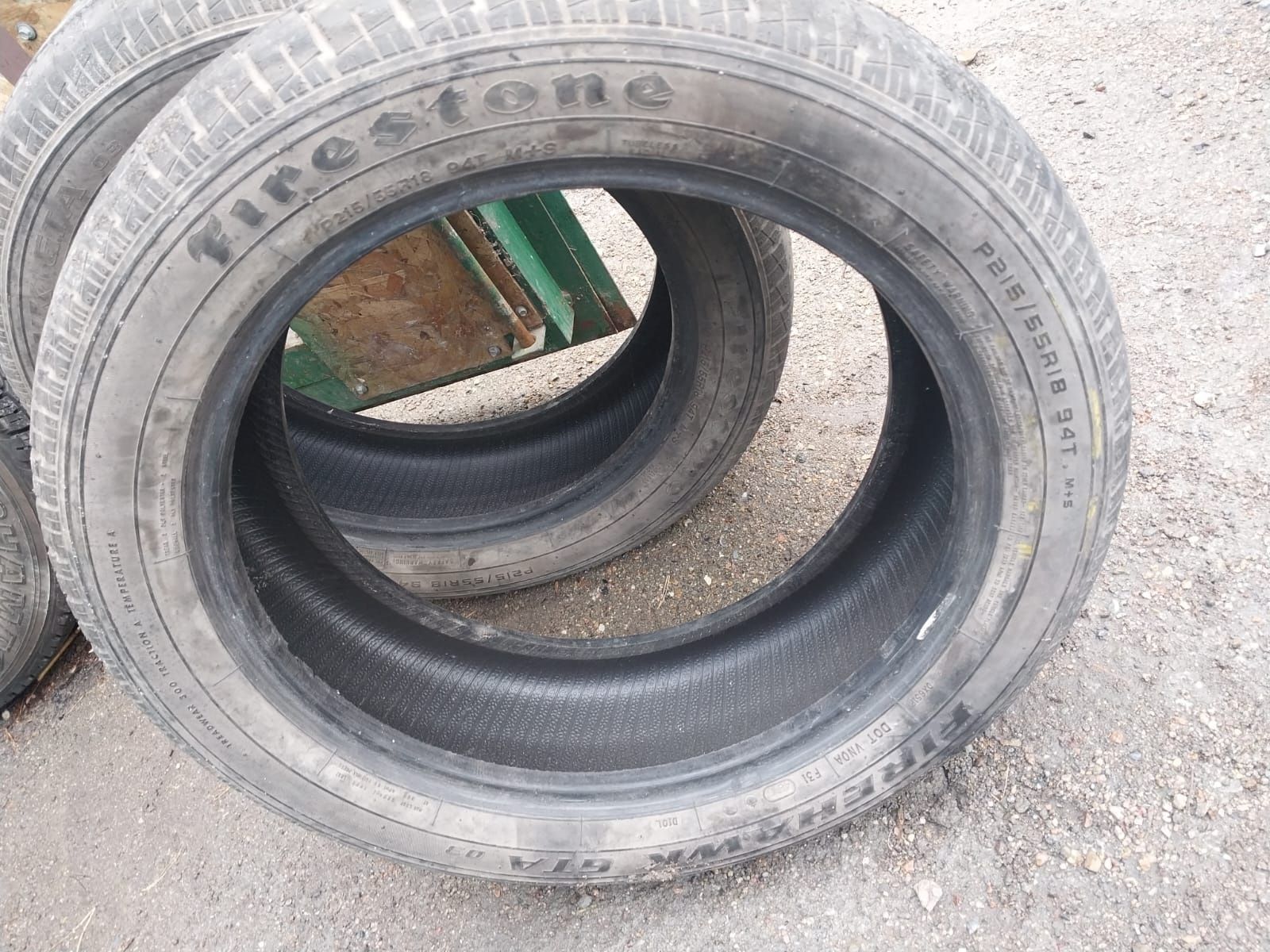 2 шины летние Firestone.