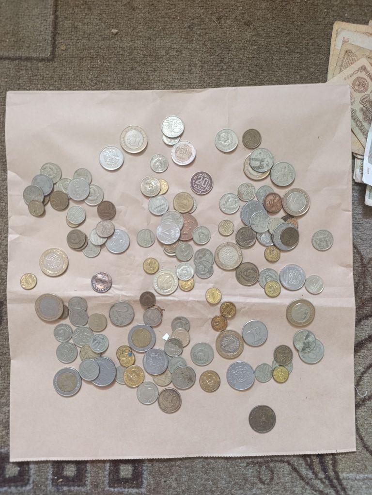 Продам монеты и старые рубли
