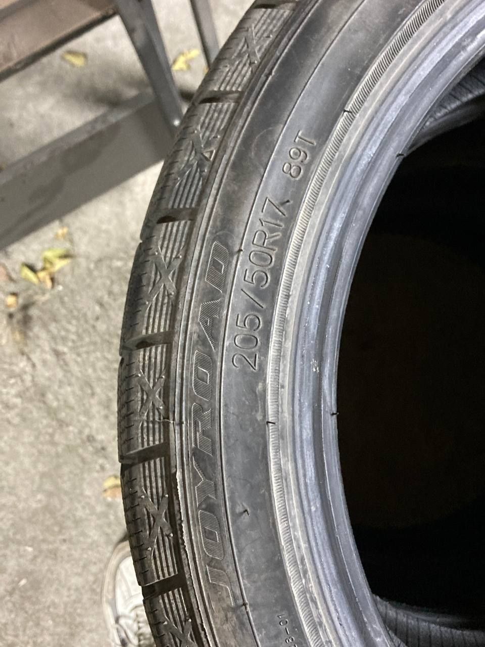 Зимние шины  205/50/17