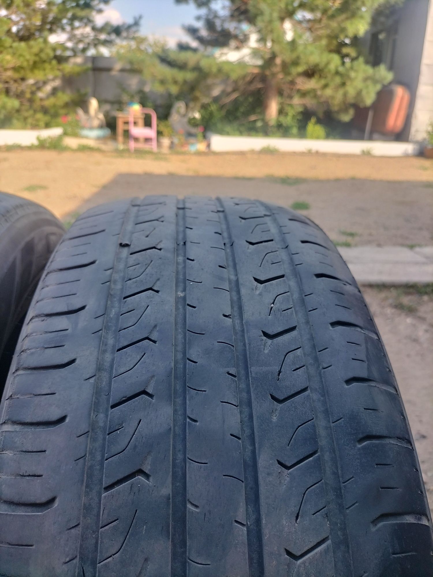 Продам шины бу. Размер 235/60R18