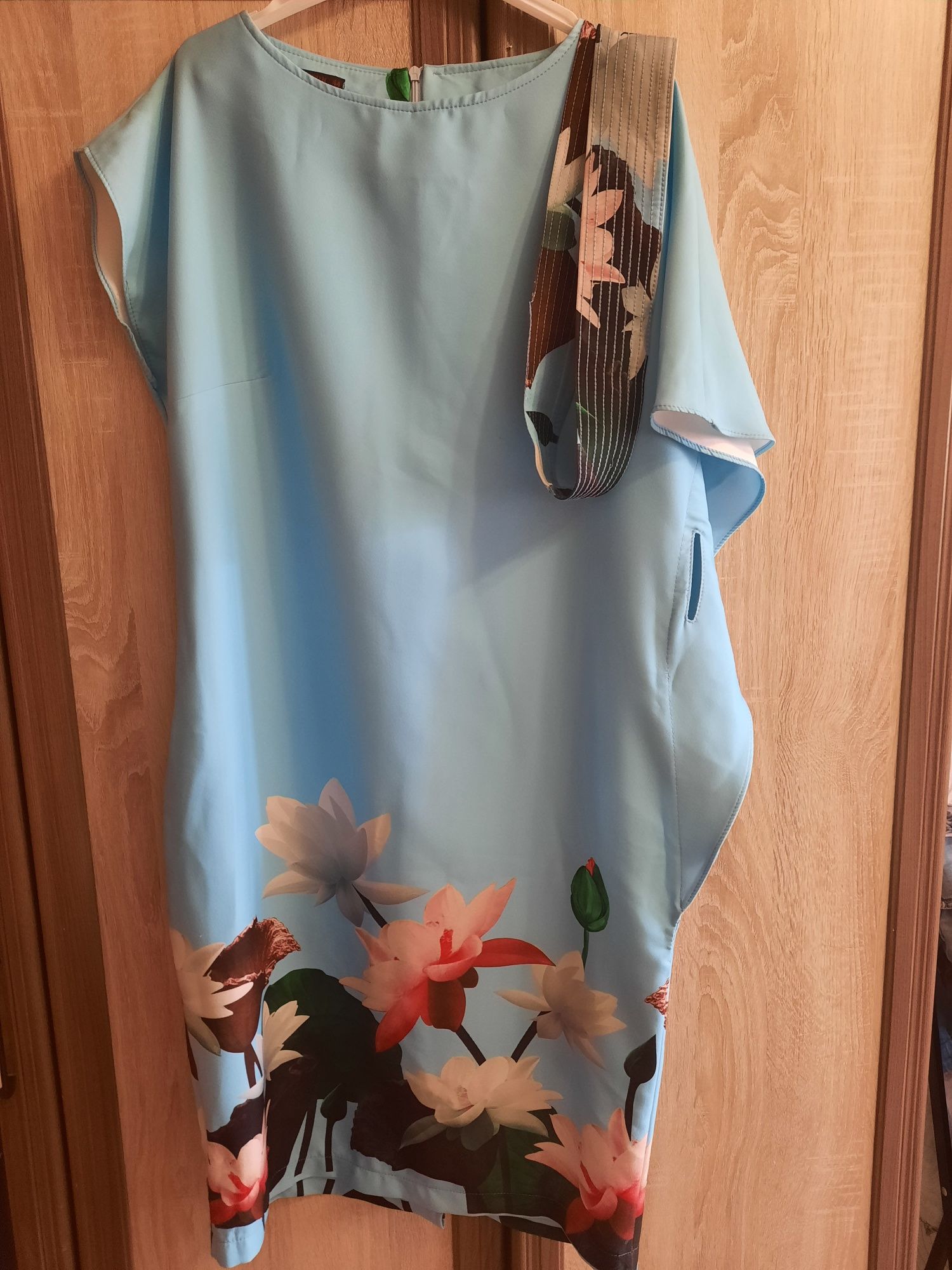 Продам платье асимметричное шикарное