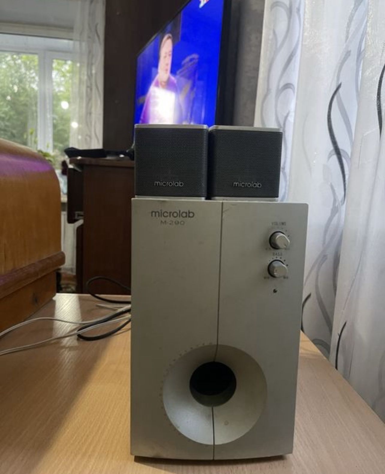 Продам сабвуфер и две колонки