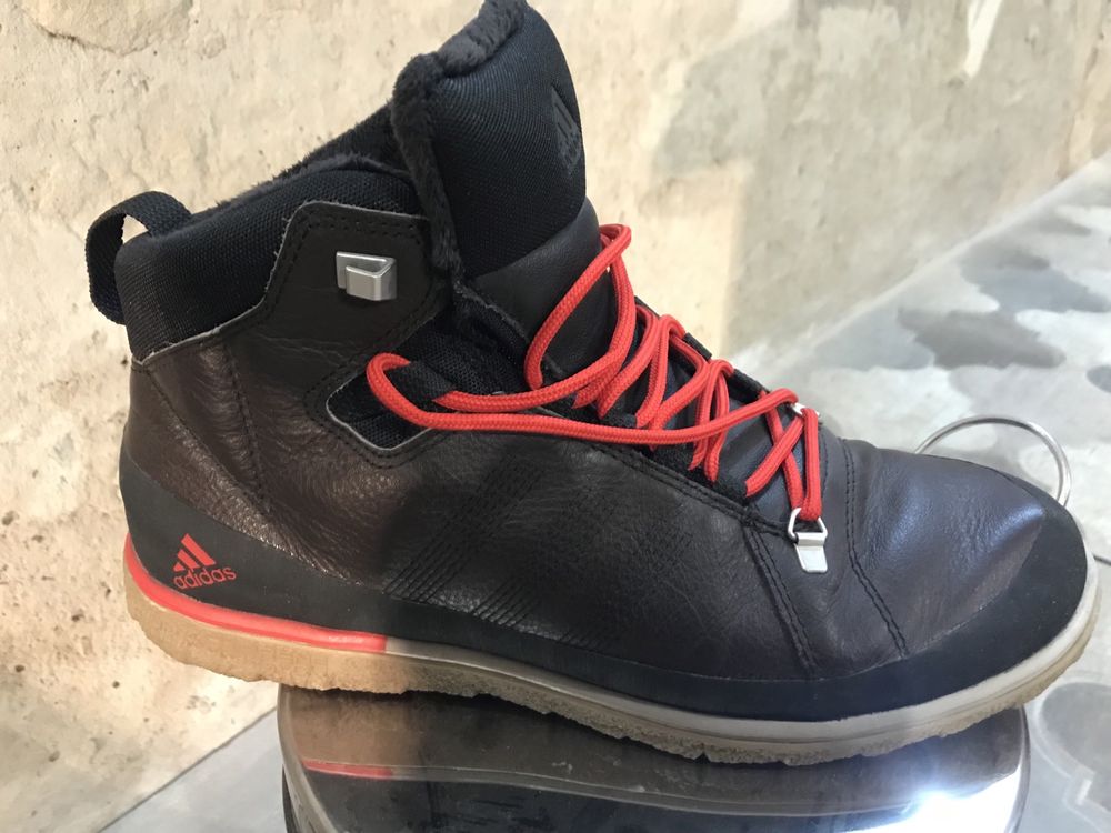 Продам Adidas ботинки