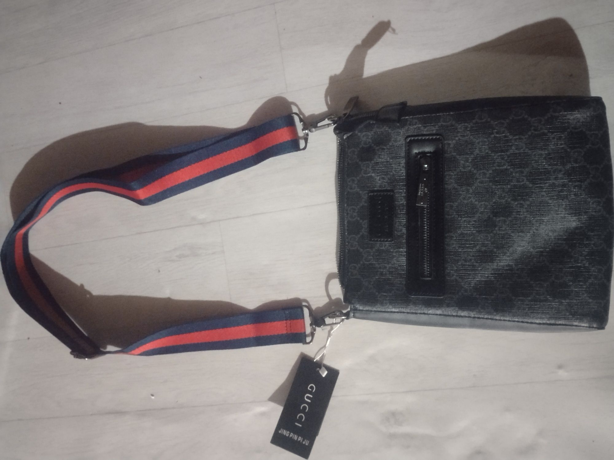 Сумка Gucci через плечо