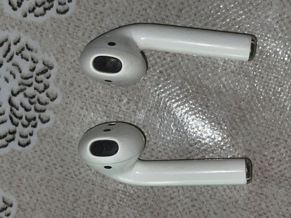 Наушники airpods 1 поколения. Без кейса