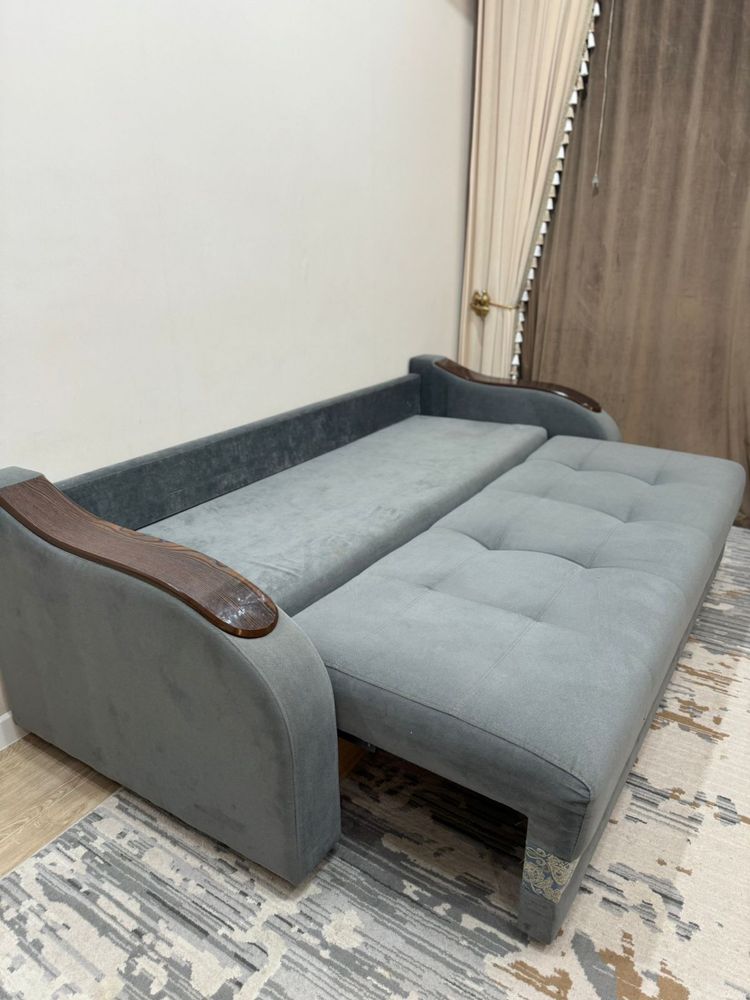 Продам диван в отличном состояние