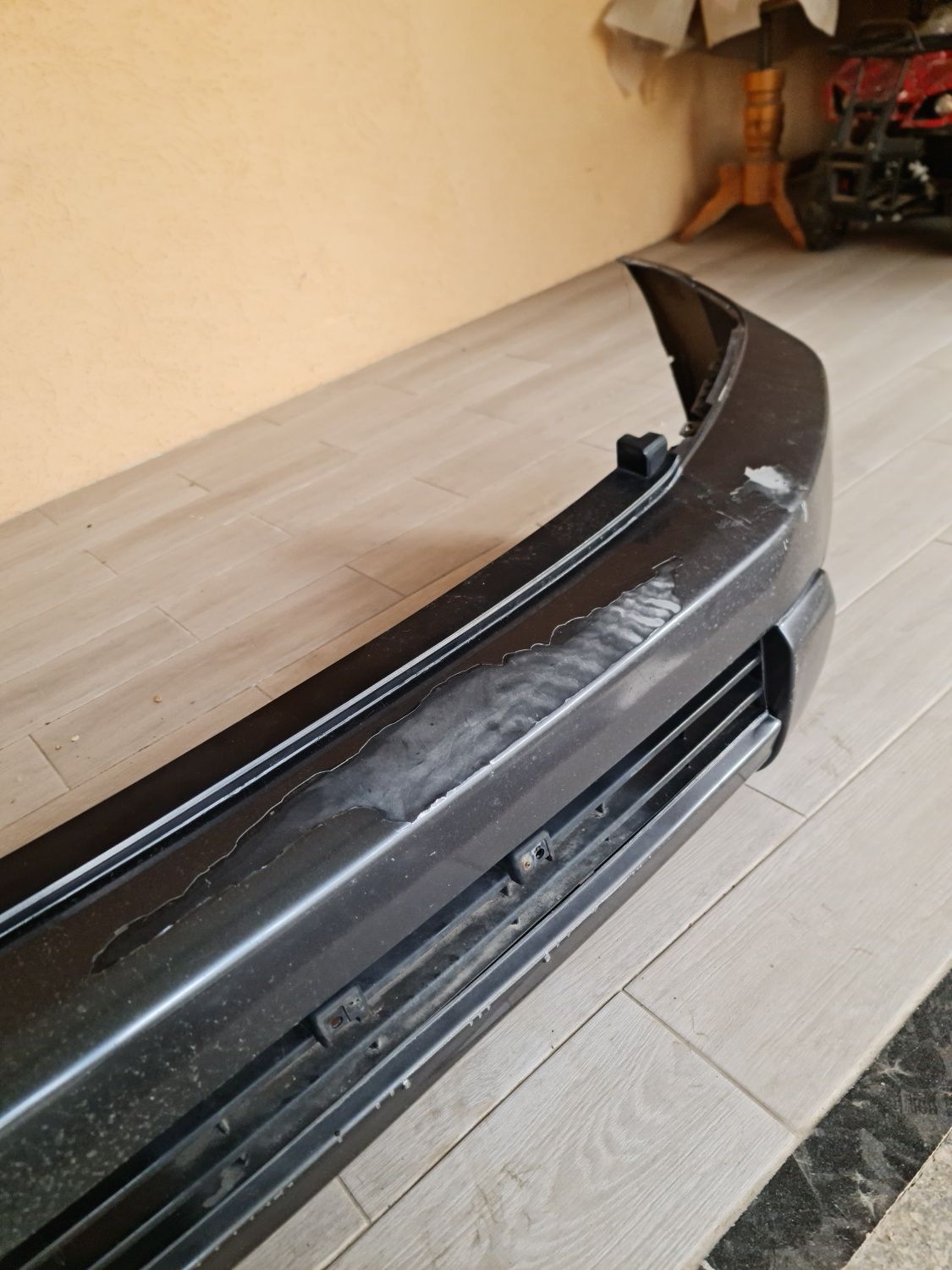 Продам бампер на 4RUNNER 2003