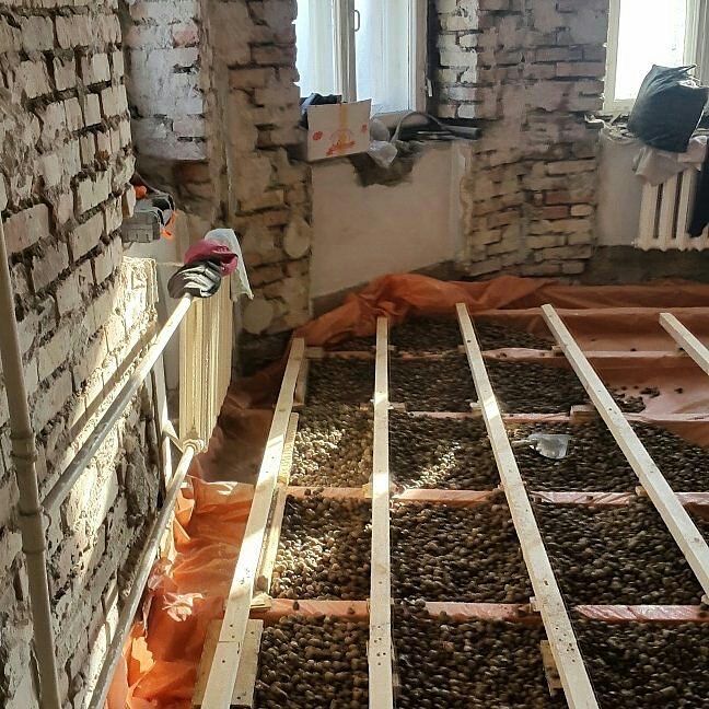 Ремонт полов, выравнивание , утеплени, установка ламита , плинтусов .