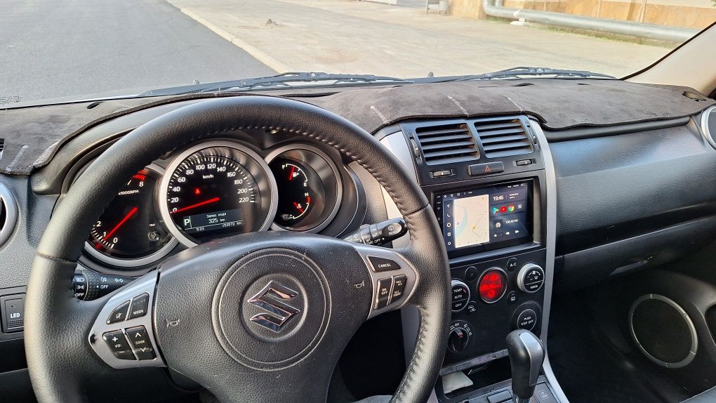 Suzuki Grand Vitara 2011 г.