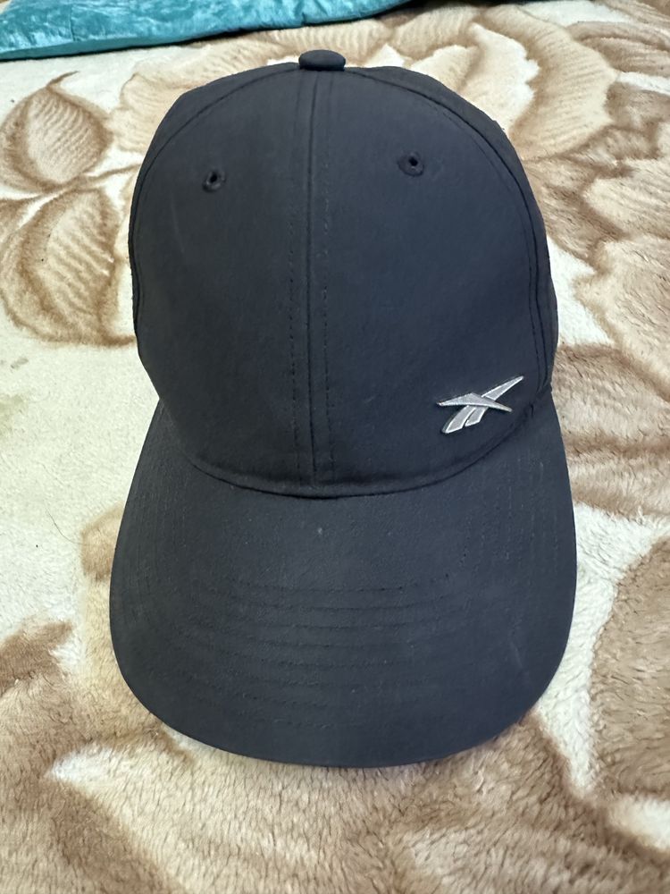 Reebok кепка оригинал продам срочноо