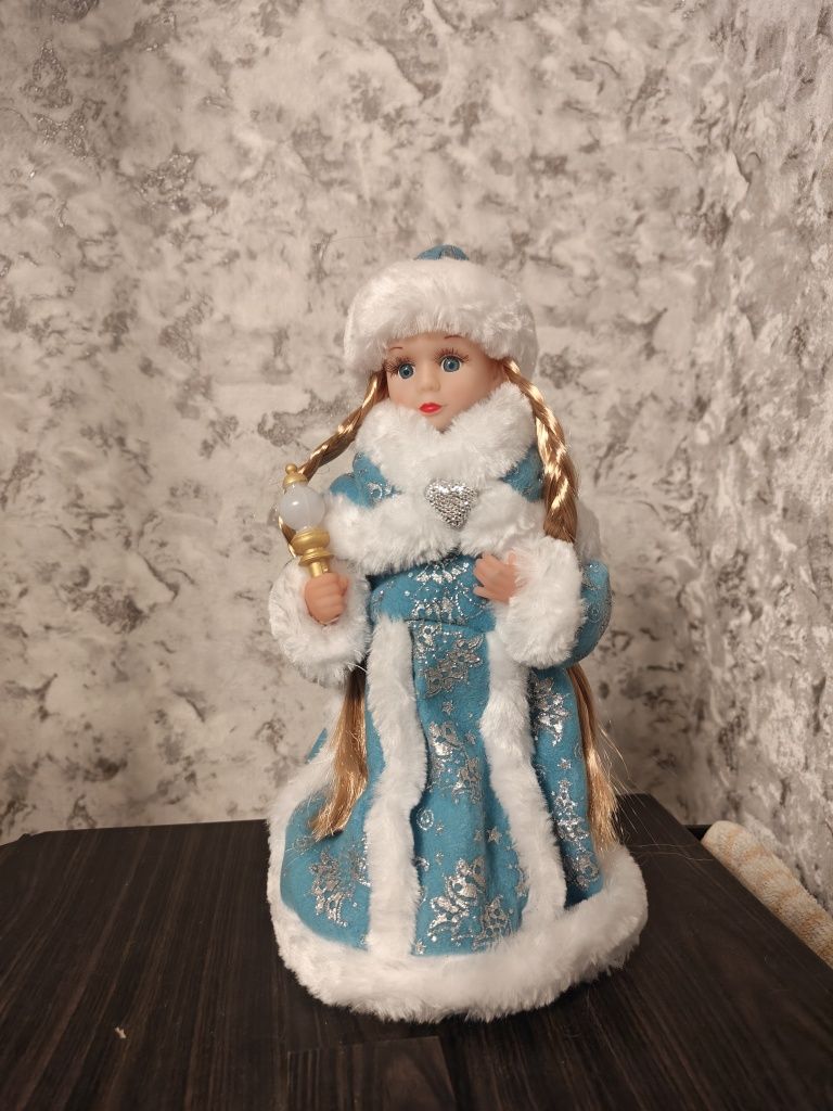 Продам снегурочка поющую