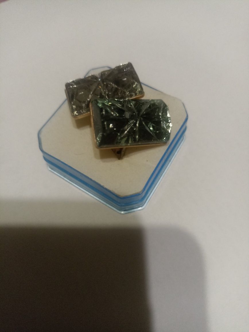 Продам запонки из горного хрусталя