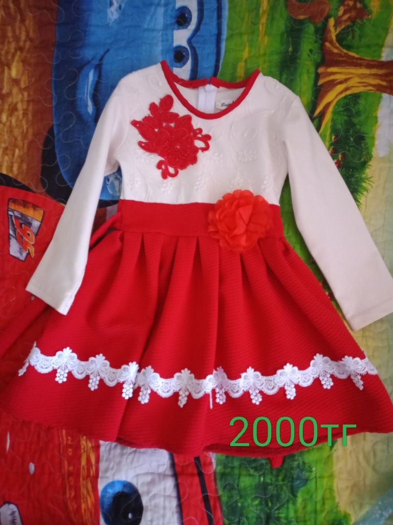 Платья детские разные
