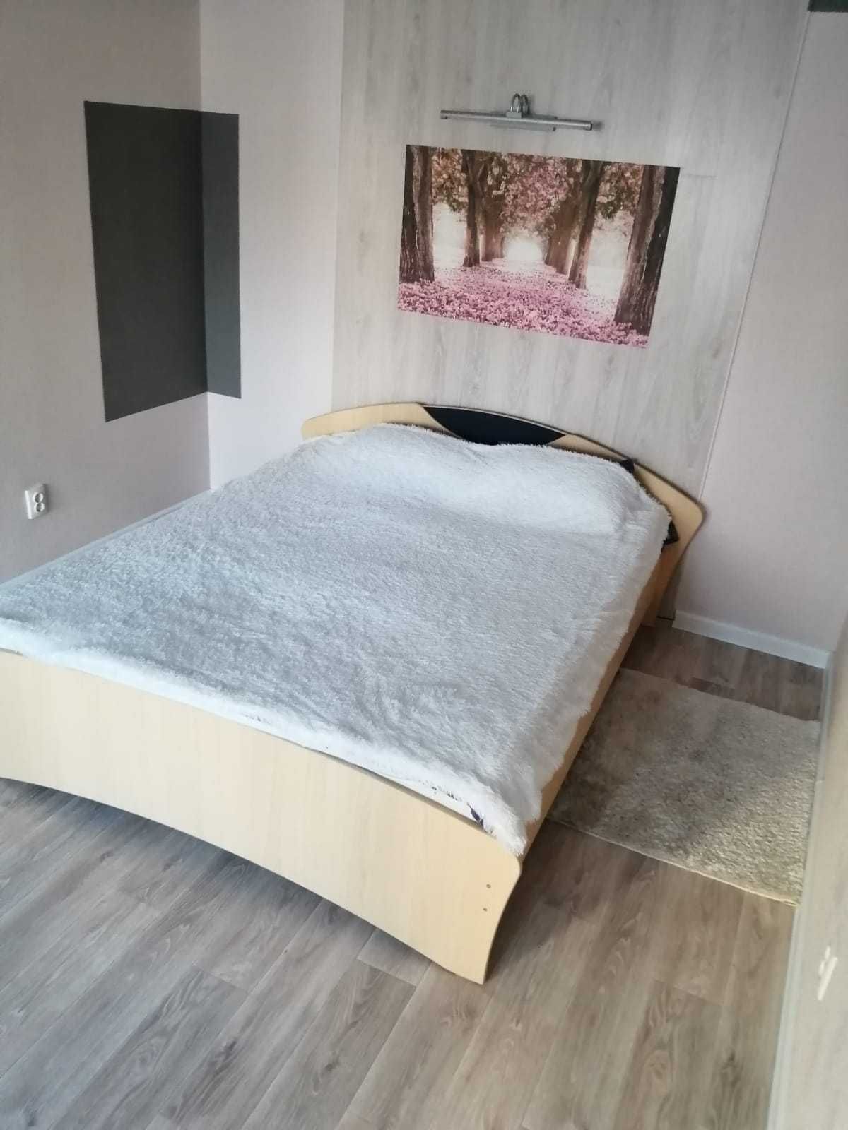 Продам Б/У покрывала "травка" на 1,5-2х спальную кровать/диван/кресла