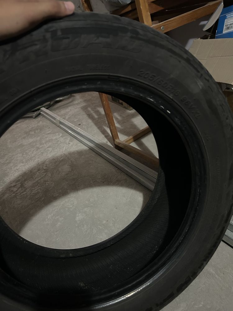 Продам шины 205/60/16