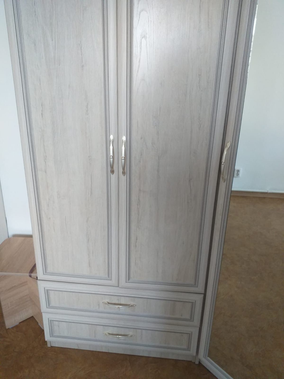 Продам спальный гарнитур.Можно по отдельности