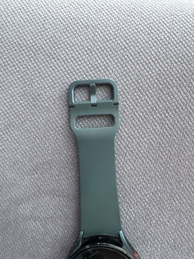 Часы Salmsung galaxy watch 4 44mm,зарядка в комплекте