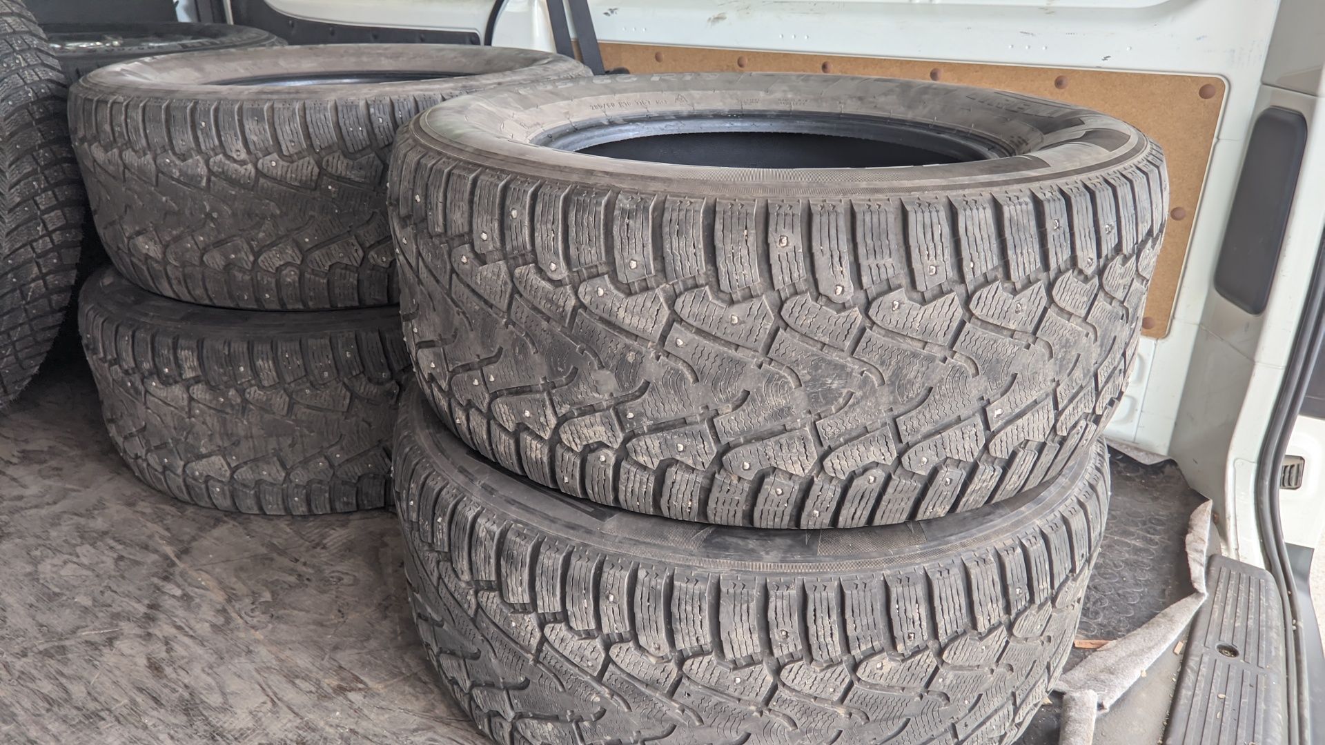 Шины Pirelli 285/60/18