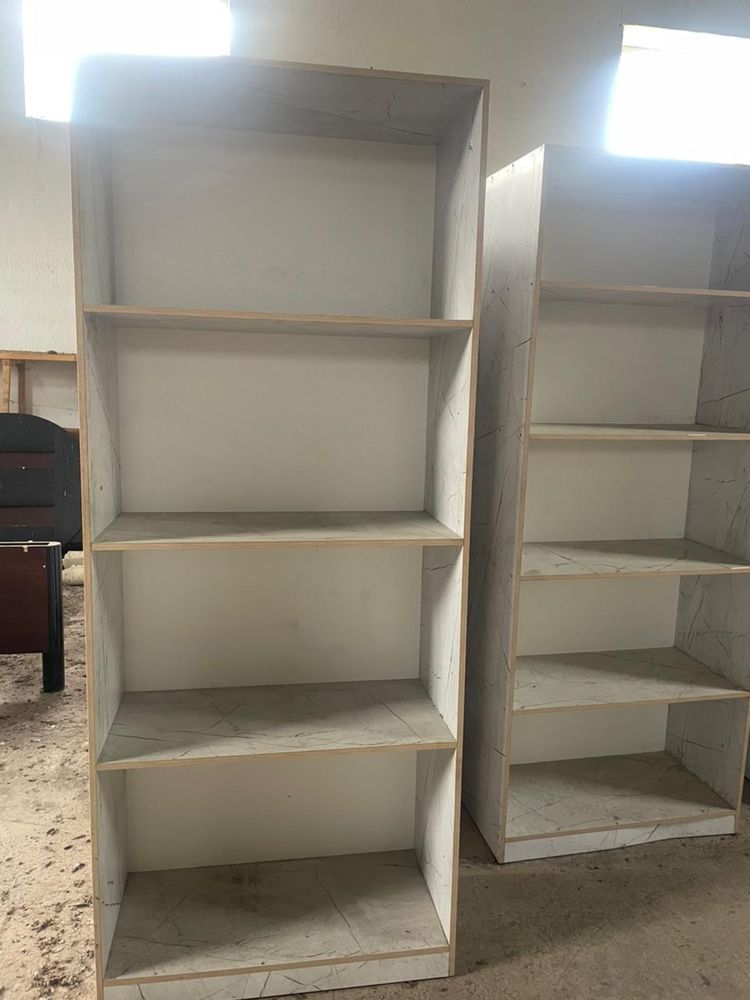 Продам полки, стелажи для магазина