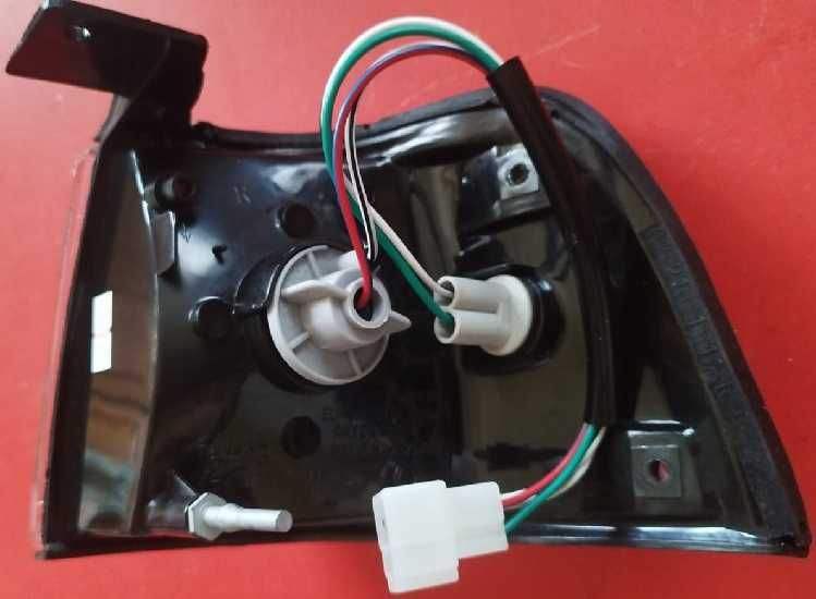 указатели поворотов Mazda — 323