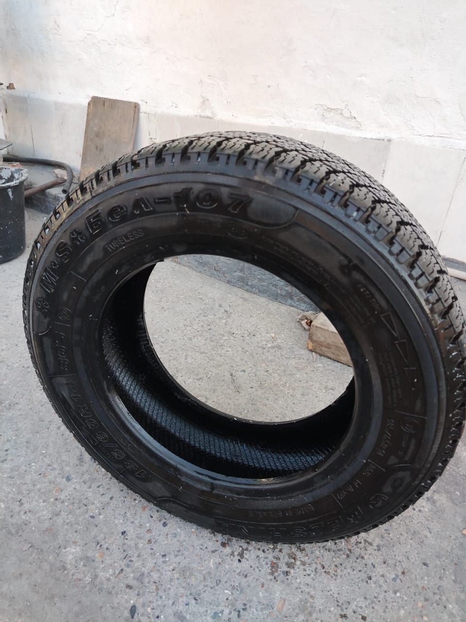 Продам шины б/у в хорошем состоянии 185/65R14