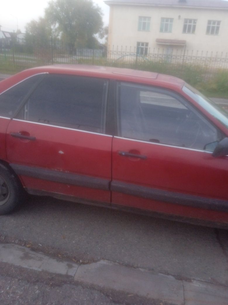 Продам Audi 100 селёдка 1984 года выпуска объём двигателя 2.3
