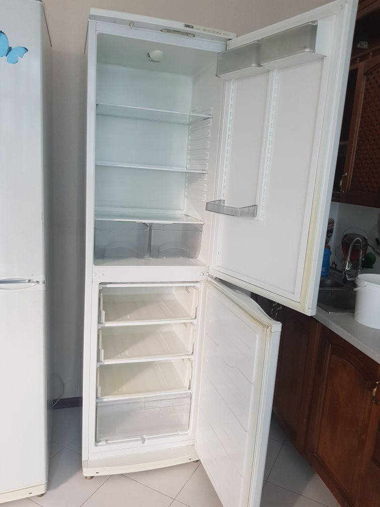 Продам холодильники  Атлант