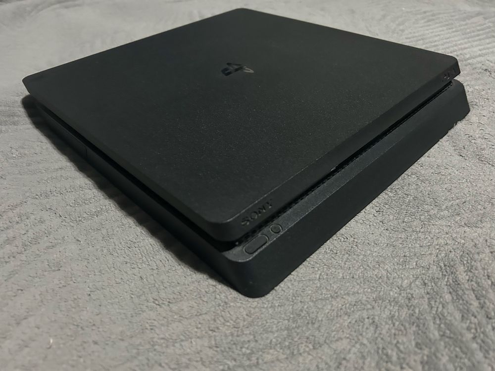 Sony playstation 4 slim 1 TB
