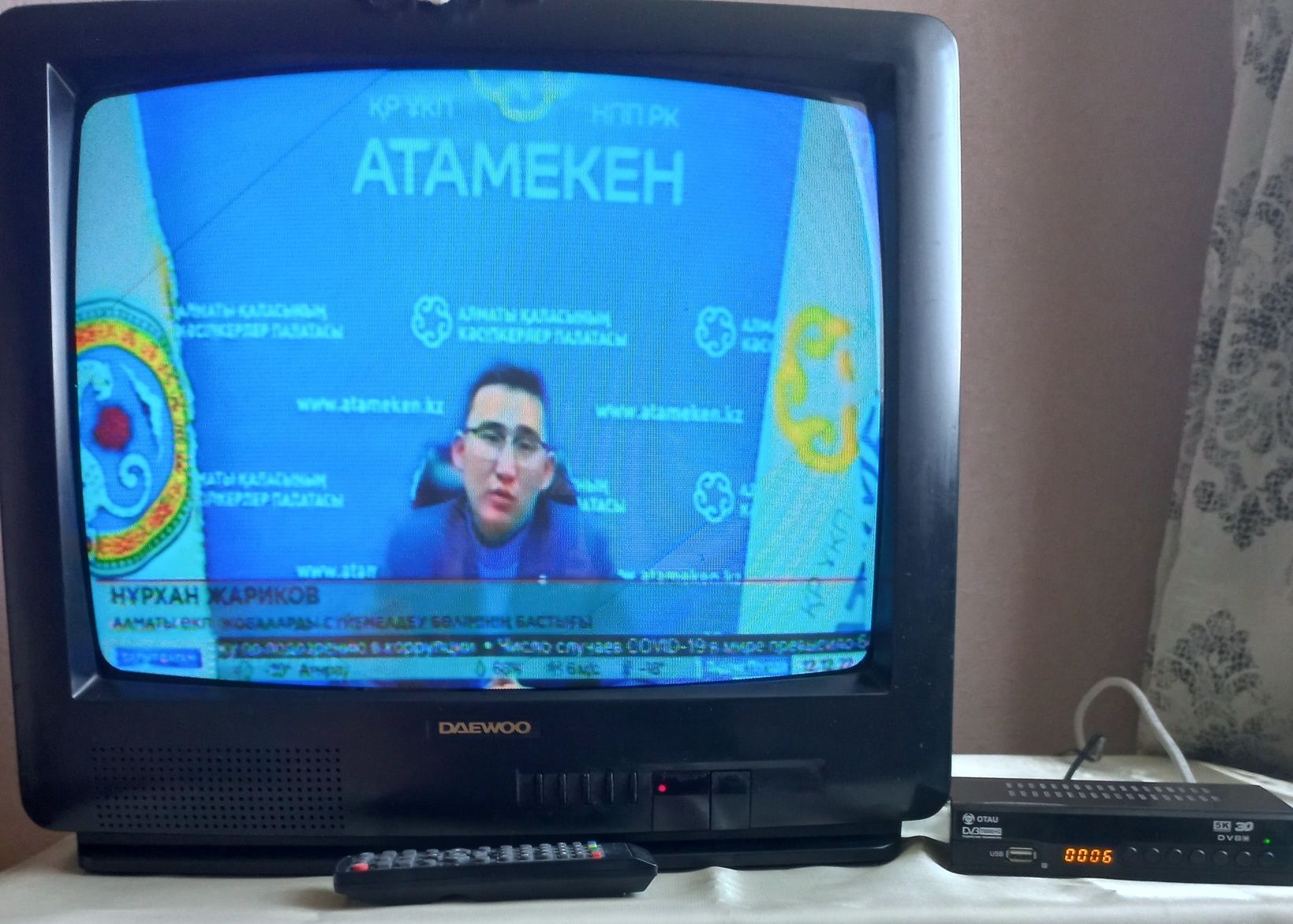 Продам телевизор DAEWOO с ресервором и видиоплеер DAEWOO