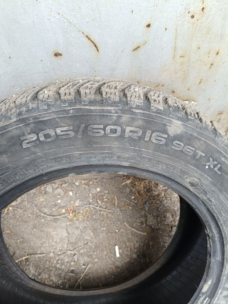 Нокиан 205/60 /16
