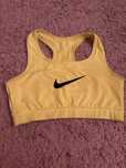 Топ женский спортивный nike
