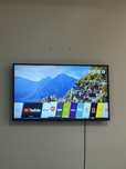 Телевизор LG с пультом