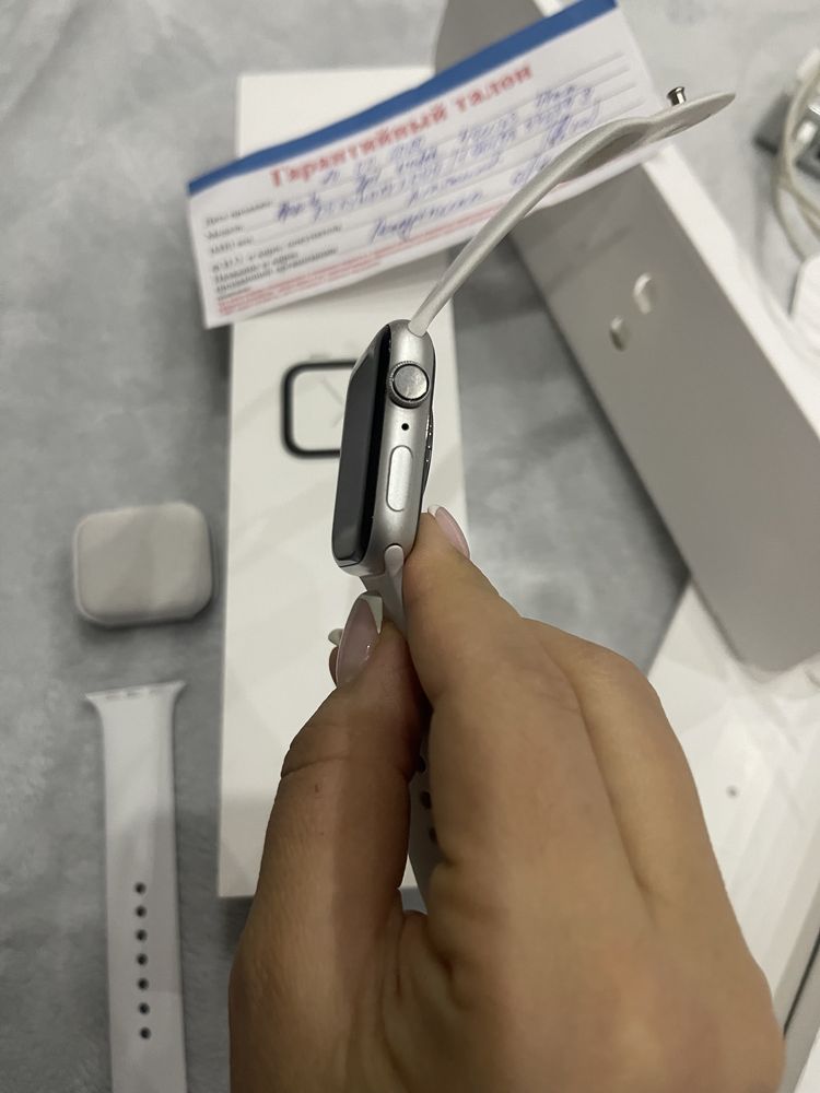 Часы Apple Watch 4s 44 mm