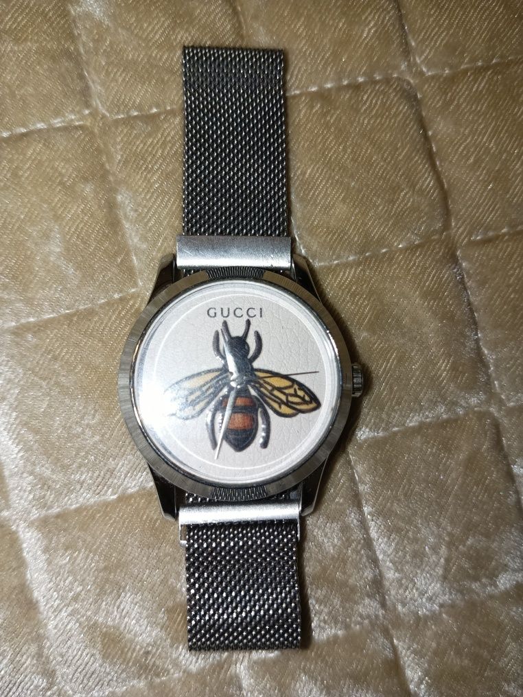 Часы от Gucci (с пчелкой)