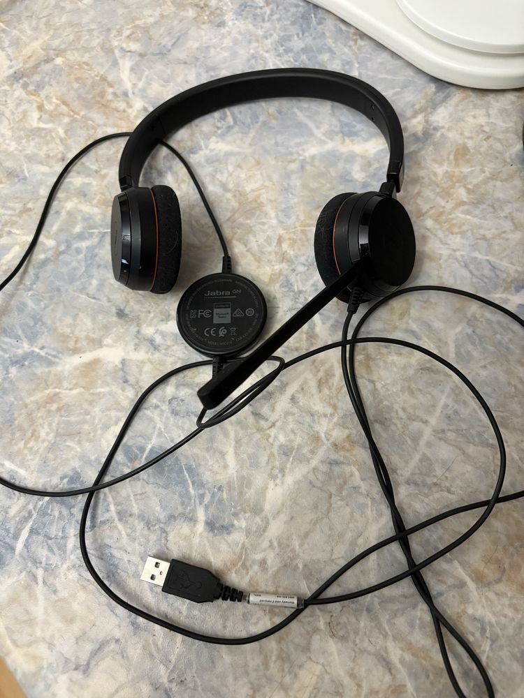 Гарнитура Jabra один наушник не работает