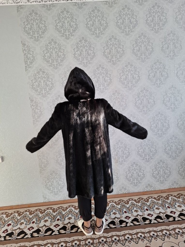 Шуба чёрный бриллиант норка