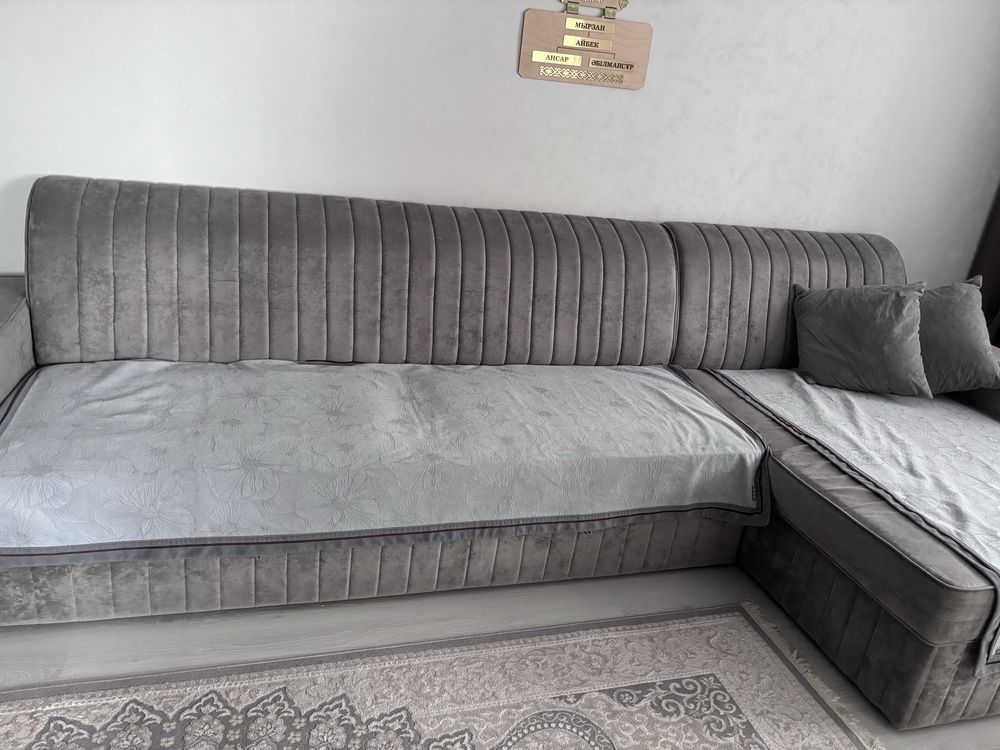 Продам диван срочно в отличном состояний