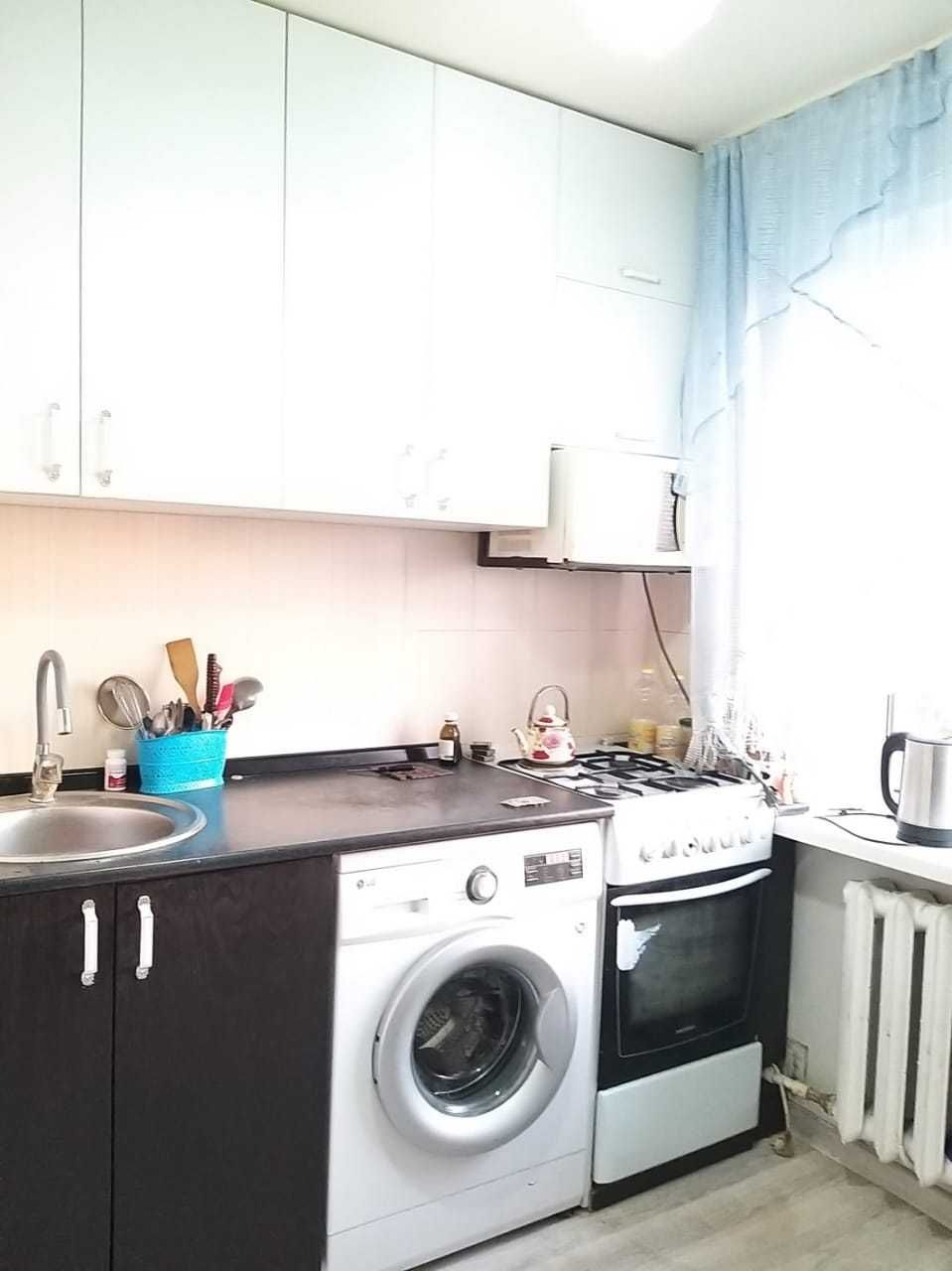 Продам 3-комнатную квартиру 12-микр.