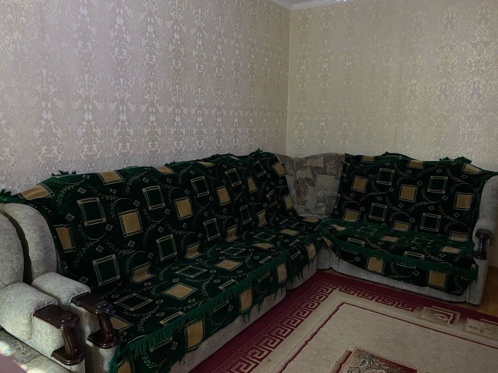 Продается диван для гостиной