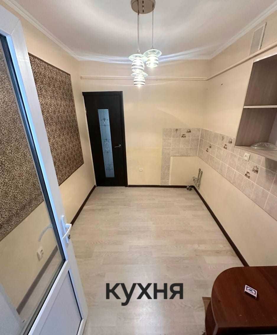 Продаеться 3 - х комнатная квартира на 2 этаже