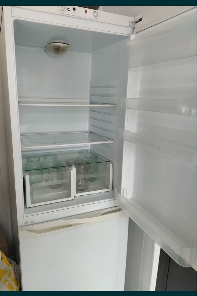Продам холодильник