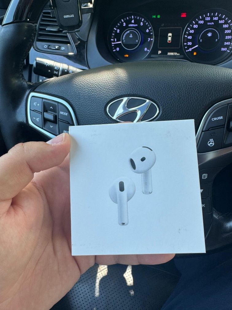 Airpods 4 active noise