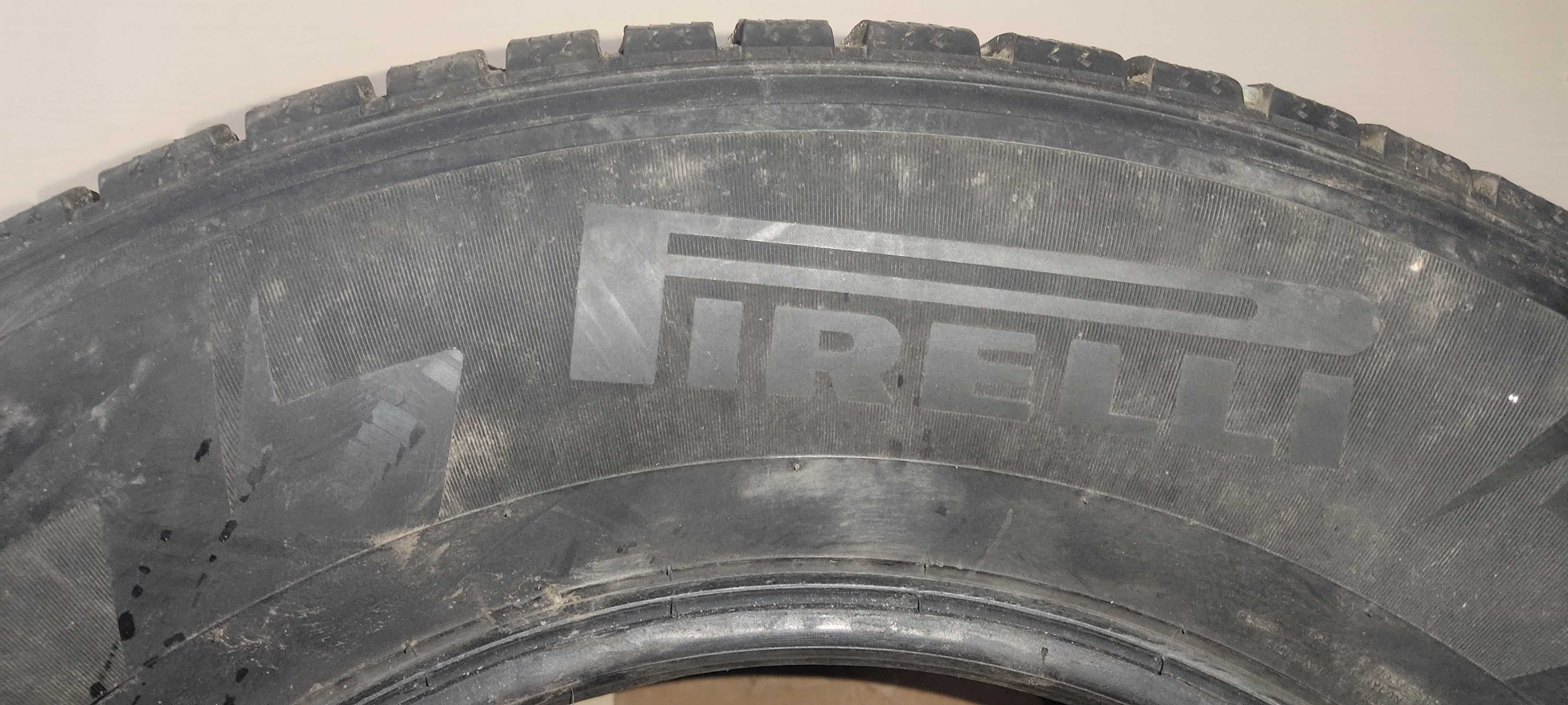 Продам пару шин  Pirelli на запаску за 7000