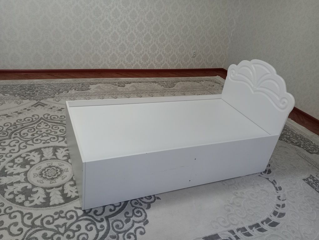 Продам кровать ,