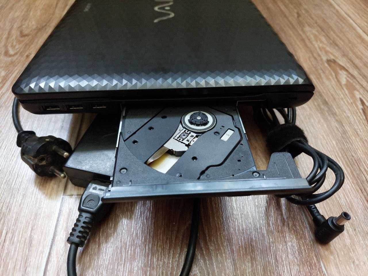 Ноутбук Sony vaio PCG-71812V Игры в Подарок