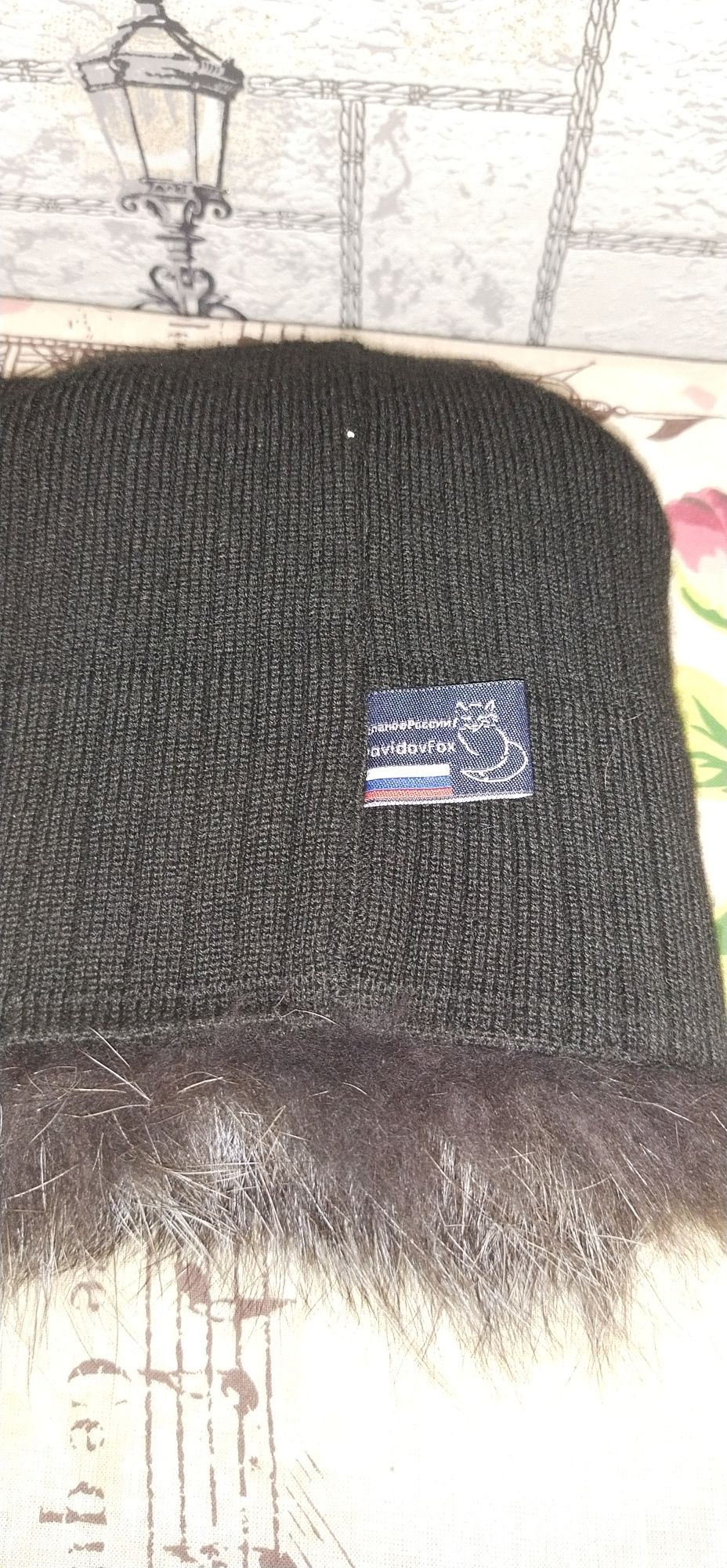Продам зимние женские шапки: чернобурка и мохеровая