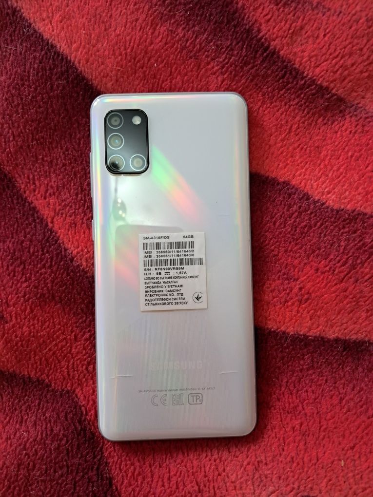 Продам смартфон Самсунг А 31