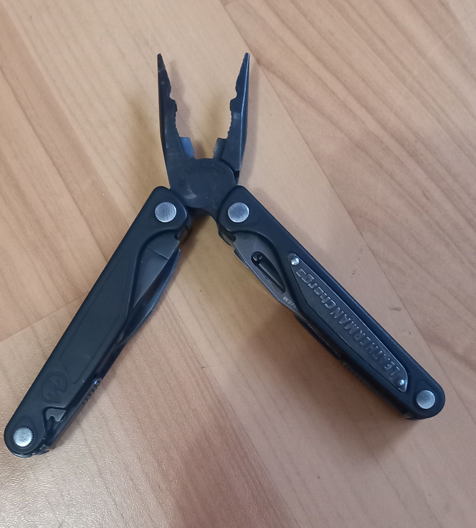 Мультитул leatherman CHARGE