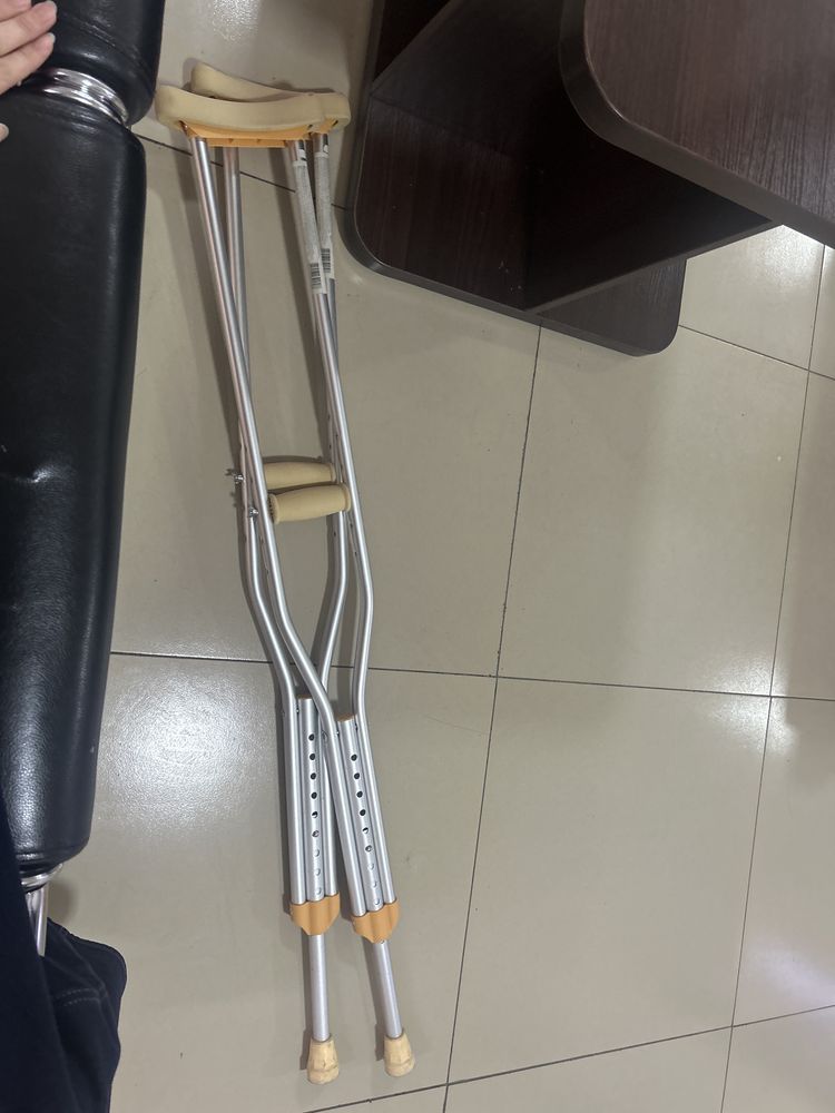 Продам костыли, б/у 1 месяц